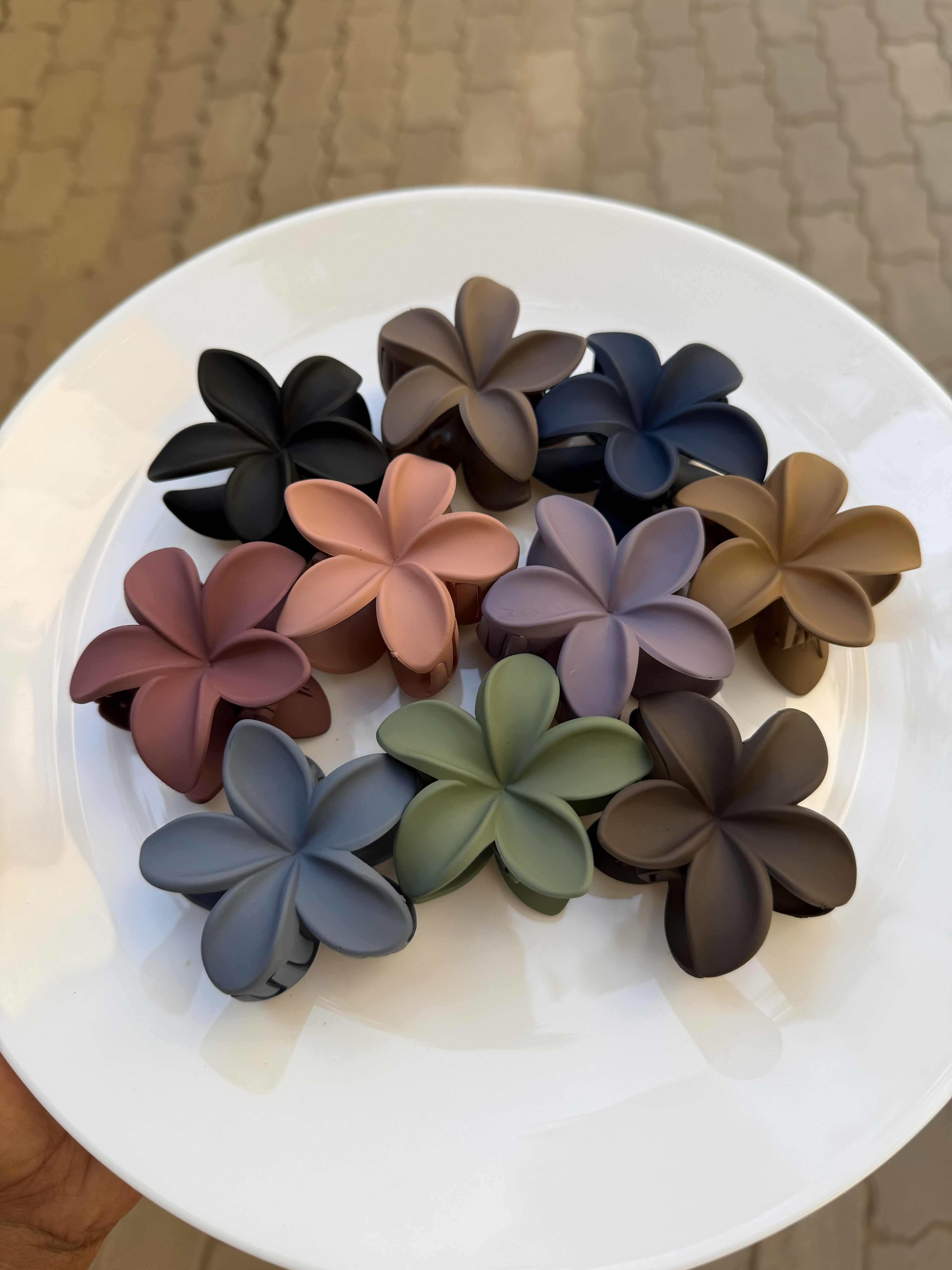 Blossom Matte Hair Claw Clips – Everyday Florals